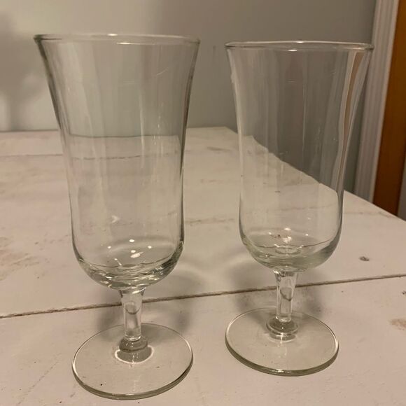2 Cocktail Glasses   - Picture 3 of 4